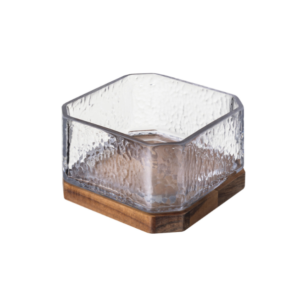 “Aqua” Մատուցաման տակդիրով